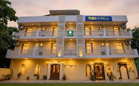 Fabhotel Aravali Suites - Dlf Phase 3
